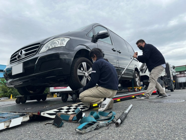輸入車・高級車・スーパーカーの自動車輸送（陸送）
のご依頼ならプロフェッショナルである
当社におまかせ下さい